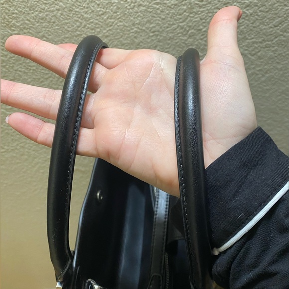 Black Michael Kors Bucket Bag - Picture 15 of 17